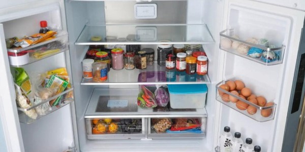 銀色免噴涂ABS材料在冰箱裝飾條上的應用